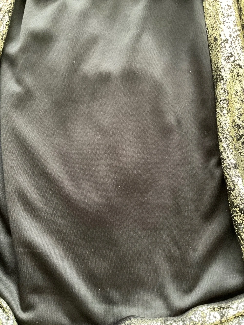 DONNA KARAN Lovely black & gold long sleeve top.  SIZE LARGE.  MAKE A STATEMENT! - Picture 11 of 11